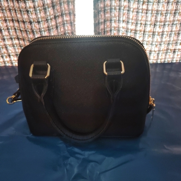 Steve Madden Mini/ Small Purse With Side Tag - Picture 4 of 16